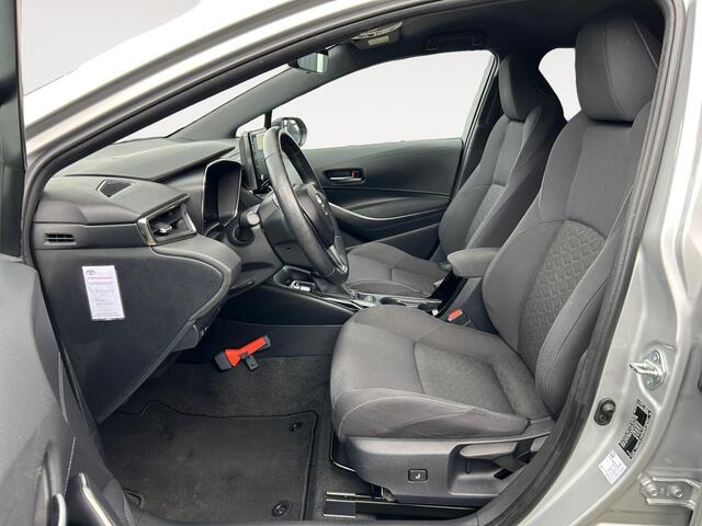 Toyota COROLLA Touring Sports 1.8 Hybrid Dynamic | incl. 12 maanden garantie | Trekhaak | Keyless entry | Stoelverwarming | LED koplampen | Achteruitrijcamera | Navigatie via Carplay | Draadloze telefoonlader | Bluetooth handsfree |