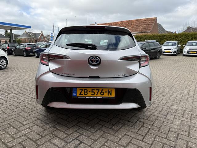 Toyota COROLLA 1.8 100 PK | Hybrid | First Edition | Navigatie |Stoelverwarming | Achteruitrijcamera | Automaat