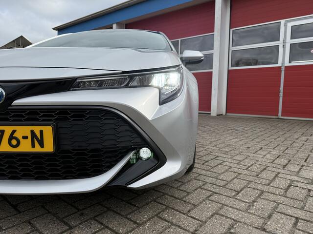 Toyota COROLLA 1.8 100 PK | Hybrid | First Edition | Navigatie |Stoelverwarming | Achteruitrijcamera | Automaat
