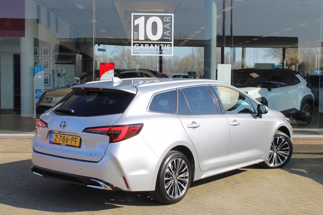 Toyota COROLLA Hybrid 140 Dynamic | Navi | Sensoren v/a | Keyless Entry | Blind