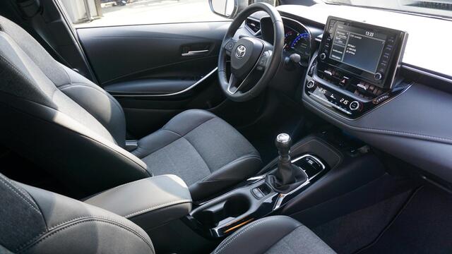 Toyota COROLLA Touring Sports 1.2 116pk Turbo Dynamic H-Leder Virtual Cockpit 17inch LM Drive Select *NL auto* 23853km!