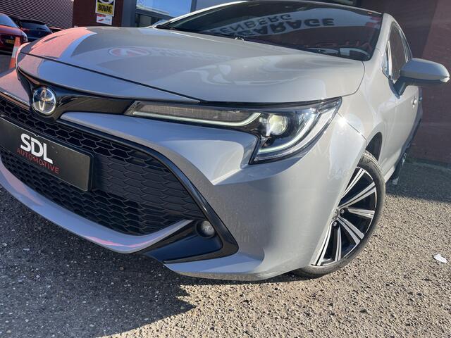 Toyota COROLLA 1.8 Hybrid Dynamic // FULL LED // ADAPT. CRUISE // KEYLESS // CAMERA // STOELVERWARMING // NAVI+CARPLAY //