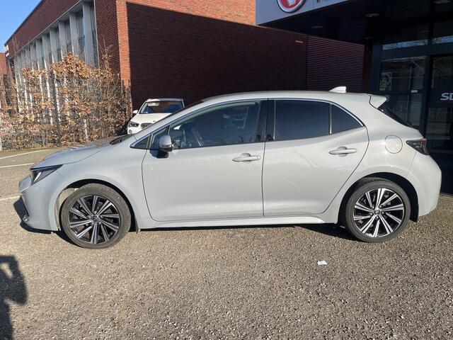 Toyota COROLLA 1.8 Hybrid Dynamic // FULL LED // HALF LEDER // ADAPT. CRUISE // KEYLESS // CAMERA // STOELVERWARMING // CARPLAY //