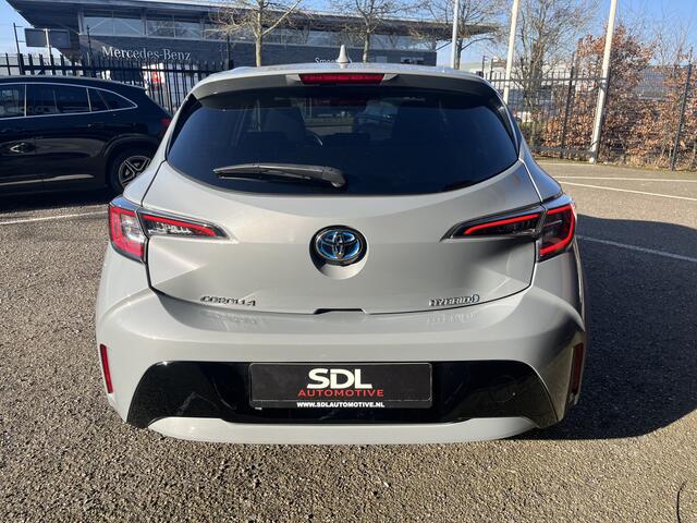 Toyota COROLLA 1.8 Hybrid Dynamic // FULL LED // HALF LEDER // ADAPT. CRUISE // KEYLESS // CAMERA // STOELVERWARMING // CARPLAY //