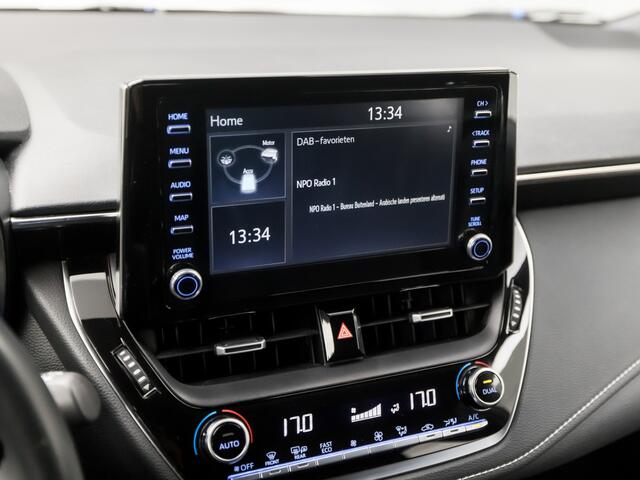 Toyota COROLLA Touring Sports 1.8 Hybrid Active Sport Automaat (NAVIGATIE, CAMERA, ADAPTIVE CRUISE, SPORTSTOELEN, LANE ASSIST, LED KOPLAMPEN, ZWART HEMEL, NIEUWSTAAT)