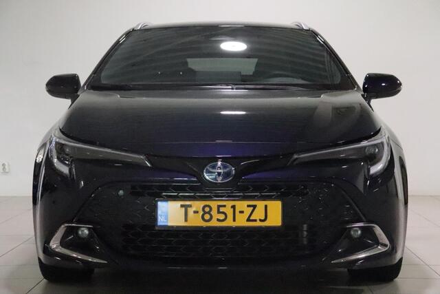 Toyota COROLLA Touring Sports 1.8 Hybrid First Edition, NAVI, 1e Eigenaar, Camera, Draadloos opladen, Apple Carplay / Android Auto!