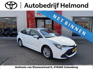 toyota-corolla-touring-sports-hybri