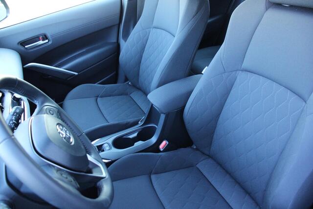 Toyota COROLLA Cross Hybrid 140 Dynamic 19DKM, CAMERA, NAVI, LED, DAB