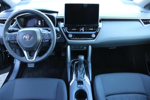 Toyota COROLLA Cross Hybrid 140 Dynamic 19DKM, CAMERA, NAVI, LED, DAB