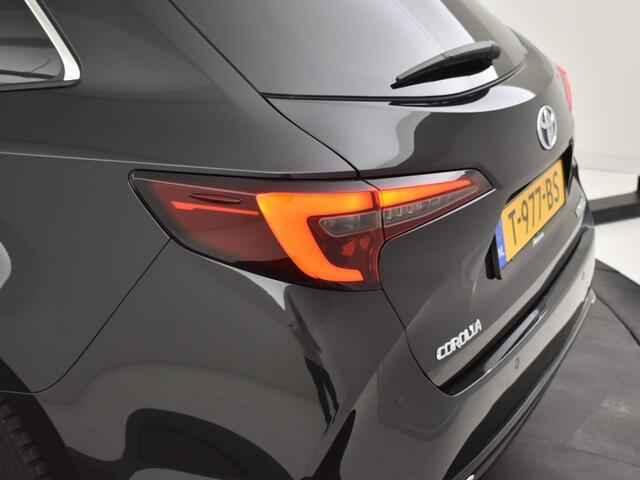 Toyota COROLLA 1.8 Hybrid First Edition | PDC V+A | Stoelverwarming | Electr. A