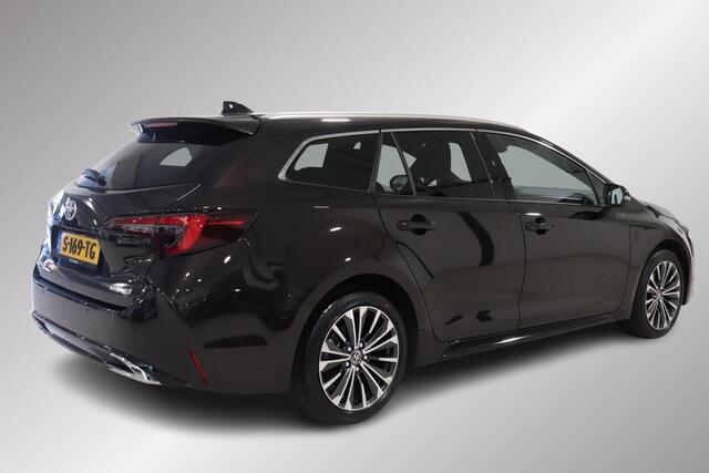 Toyota COROLLA Touring Sports 1.8 Hybrid First Edition, Direct leverbaar, 140PK, Sensoren, Stoelverwarming, Apple Carplay/Android Auto!