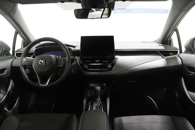 Toyota COROLLA Touring Sports 1.8 Hybrid First Edition, Direct leverbaar, 140PK, Sensoren, Stoelverwarming, Apple Carplay/Android Auto!