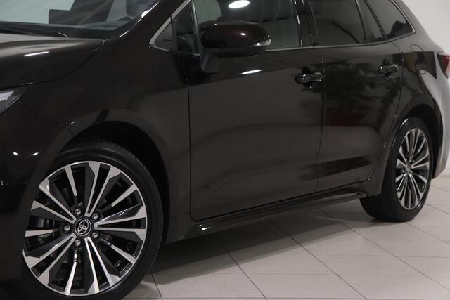 Toyota COROLLA Touring Sports 1.8 Hybrid First Edition, Direct leverbaar, 140PK, Sensoren, Stoelverwarming, Apple Carplay/Android Auto!