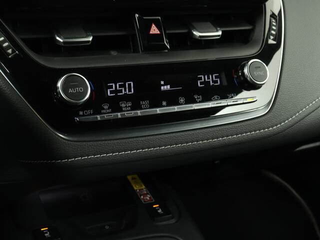 Toyota COROLLA Touring Sports 1.8 Hybrid First Edition | Climate Control | Cruise Control Adaptief | LM velgen | Draadloze telefoonlader | Parkeersensoren |