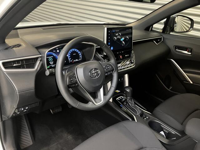 Toyota COROLLA Cross Hybrid 140 STYLE/NAVI/PDC/CAM/EL A KLEP/DODEHOEK SENS/LED/ENZ