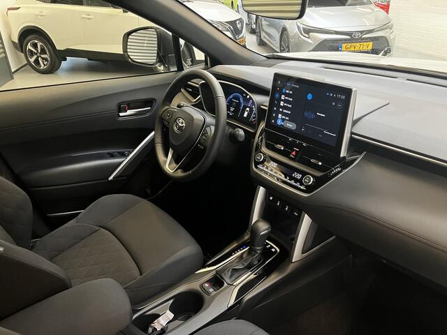 Toyota COROLLA Cross Hybrid 140 STYLE/NAVI/PDC/CAM/EL A KLEP/DODEHOEK SENS/LED/ENZ