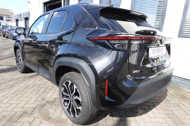 Toyota COROLLA 1.5 HYBRID 130 FIRST Winterpack + DIV