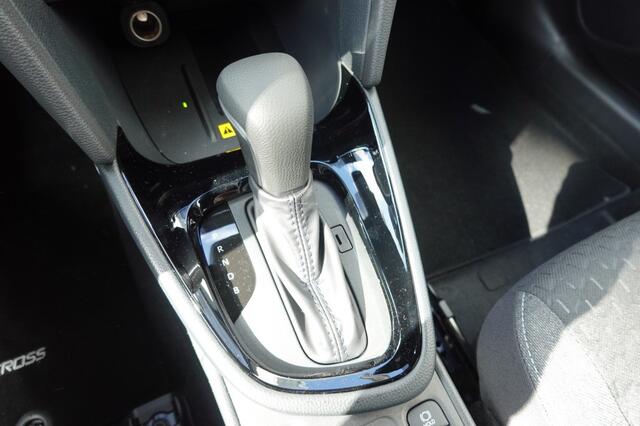 Toyota COROLLA 1.5 HYBRID 130 FIRST Winterpack + DIV