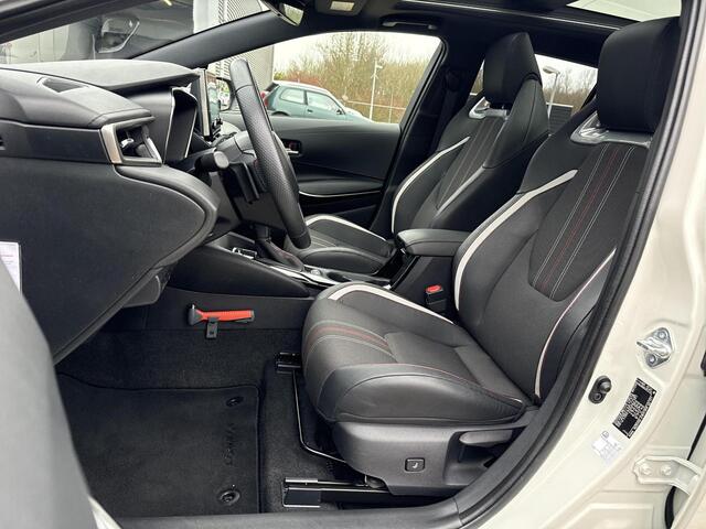 Toyota COROLLA Touring Sports 2.0 Hybrid GR-Sport Plus Pano **HEAD-UP DISPLAY/ STOELVERWARMING/ 36 MAANDEN GARANTIE**
