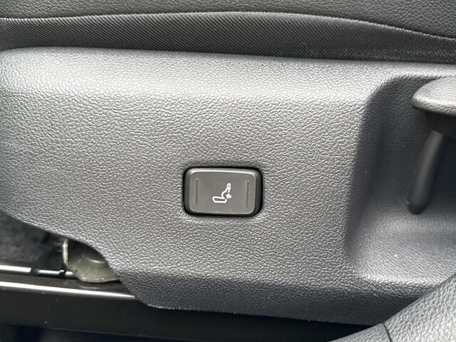 Toyota COROLLA Touring Sports 2.0 Hybrid GR-Sport Plus Pano **HEAD-UP DISPLAY/ STOELVERWARMING/ 36 MAANDEN GARANTIE**