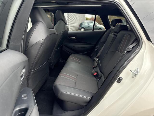 Toyota COROLLA Touring Sports 2.0 Hybrid GR-Sport Plus Pano **HEAD-UP DISPLAY/ STOELVERWARMING/ 36 MAANDEN GARANTIE**
