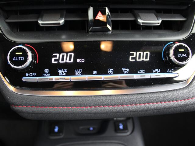 Toyota COROLLA Touring Sports 2.0 Hybrid Executive JBL | PDC | Stoelverwarming | Blind Spot |