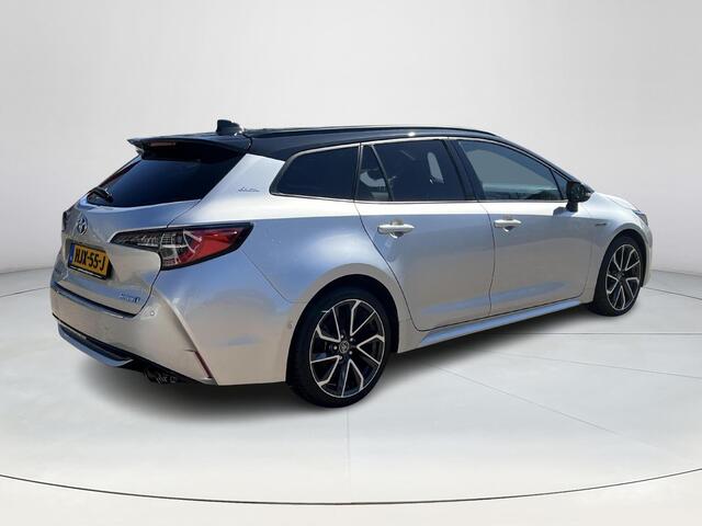 Toyota COROLLA Touring Sports 2.0 Hybrid Executive | Stoel- + stuurverwarming | Carplay | 18 inch LM-velgen | Parkeerassistent |