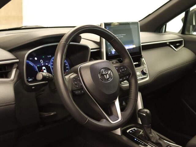 Toyota COROLLA Cross 2.0 High Power Hybrid Active - VASTE TREKHAAK (TREKGEWICHT 750 KG GEREMD) - CRUISE CONTROL ADAPTIEF - NAVIGATIESYSTEEM FULL MAP - ACHTERUITRIJCAMERA - CLIMATE CONTROL - APPLE CARPLAY/ANDROID AUTO - LICHTMETALEN VELGEN 17 INCH - STOELVERWARMING VOOR