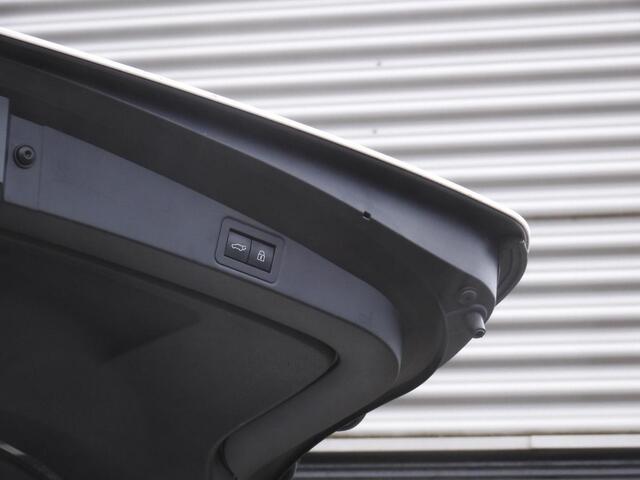 Toyota COROLLA 2.0 HYBRID GR-SPORT PLUS/ JBL/ HEAD-UP/ TWO-TONE
