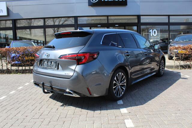 Toyota COROLLA Touring Sports 1.8 Hybrid 140 Dynamic Plus | Rijklaar | Trekhaak | El. achterklep | Stoel-/stuurverw. | Navi | LED | Apple/Android | Parkeersens. v+a