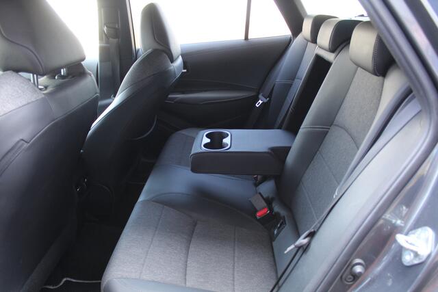 Toyota COROLLA Touring Sports 1.8 Hybrid 140 Dynamic Plus | Rijklaar | Trekhaak | El. achterklep | Stoel-/stuurverw. | Navi | LED | Apple/Android | Parkeersens. v+a