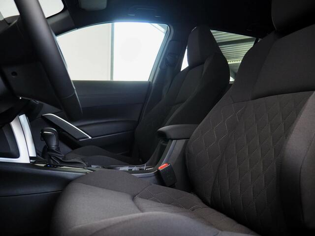 Toyota COROLLA Cross Hybrid 140 Style | Dodehoekdetectie | Toyota Safety Sense 3 | Voorstoelen- en Stuurwiel Verwarmd | Apple CarPlay/ Android Auto | Adaptive Cruise Control | Achteruitrijcamera | Draadloos Telefoonlader