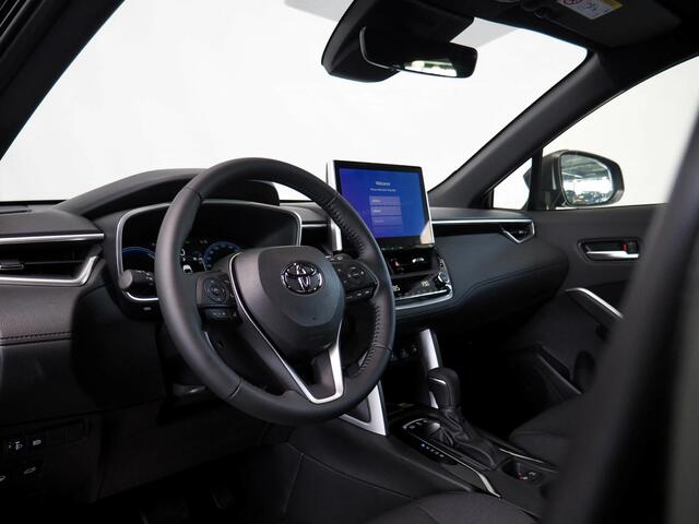 Toyota COROLLA Cross Hybrid 140 Style | Dodehoekdetectie | Toyota Safety Sense 3 | Voorstoelen- en Stuurwiel Verwarmd | Apple CarPlay/ Android Auto | Adaptive Cruise Control | Achteruitrijcamera | Draadloos Telefoonlader