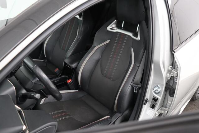 Toyota COROLLA 2.0 Hybrid GR-Sport | Stoelverwarming | Adaptive cruise | Carplay | Camera | Full LED | Keyless | Park Assist | Half leder | Sportstoelen