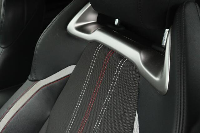 Toyota COROLLA 1.8 Hybrid GR-Sport | Trekhaak | Stoelverwarming | Carplay | Adaptive cruise | Full LED | Keyless | Sportstoelen | Park Assist