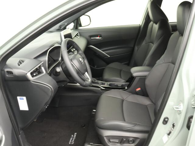 Toyota COROLLA Cross Hybrid 200 Executive | DEMO | 360 Camera | Navigatie | Dodehoek Ass. | Stoel en stuurwiel verwarmd | LM velgen | JBL | Parkeer Ass. |