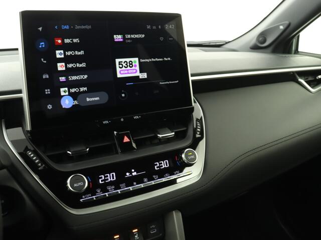 Toyota COROLLA Cross Hybrid 200 Executive | DEMO | 360 Camera | Navigatie | Dodehoek Ass. | Stoel en stuurwiel verwarmd | LM velgen | JBL | Parkeer Ass. |