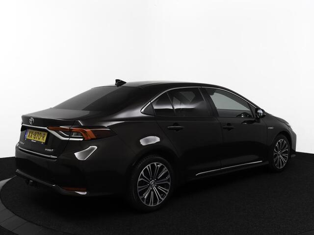 Toyota COROLLA 1.8 Hybrid First Edition | Adaptive Cruise Control | Climate Control | Achteruitrijcamera | Navigatie | Apple Carplay | Android Auto |