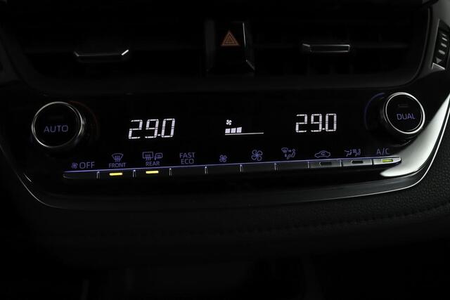 Toyota COROLLA 1.8 Hybrid First Edition | Adaptive Cruise Control | Climate Control | Achteruitrijcamera | Navigatie | Apple Carplay | Android Auto |