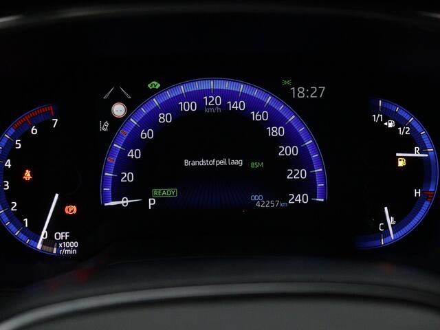 Toyota COROLLA 1.8 Hybrid Dynamic - Bi tone Limited | Navigatie | Stoel- en Stuurverwarming | Parkeersensoren rondom |