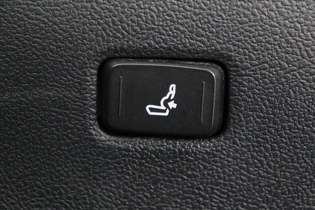 Toyota COROLLA 2.0 Hybrid Premium | Leder | Head-Up | Stoelverwarming | Trekhaak | Adaptive cruise | Matrix LED | Carplay | Keyless | Camera