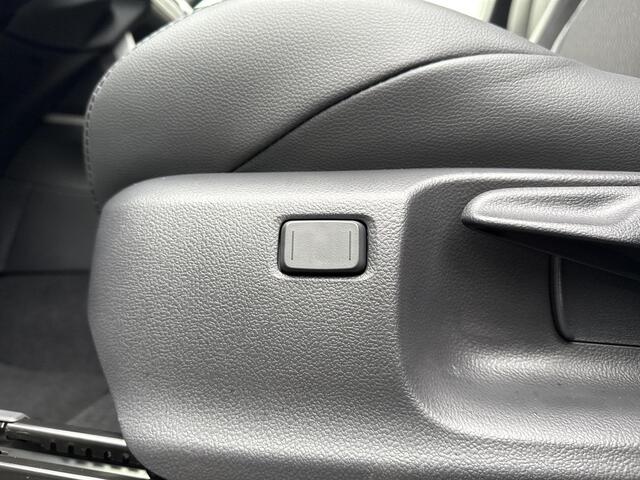 Toyota COROLLA Cross Hybrid 200 Style **NIEUWE AUTO/ DIRECT LEVERBAAR**