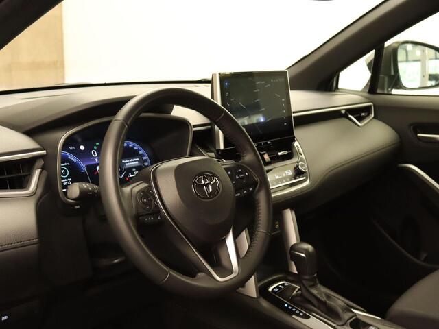 Toyota COROLLA Cross Hybrid 140 Dynamic - ORIGINEEL NEDERLANDSE AUTO - NAVIGATIE - 18 INCH LICHT METALEN VELGEN - KEYLESS ENTRY/ START - CLIMATE CONTROL - THUISKOMER RESERVEWIEL - ADAPTIEVE CRUISE CONTROL - ACHTERUITRIJCAMERA