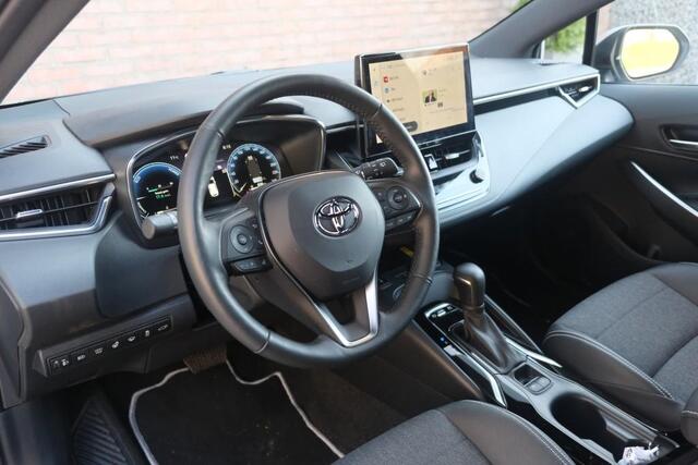 Toyota COROLLA 1.8 Hybrid 140pk CVT Touring Sports First Edition | Climate | Adaptive Cruise | Keyless | Camera | PDC | Elektrische Achterklep | Winter Pakket