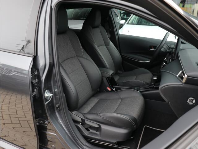 Toyota COROLLA 1.8 Hybrid Dynamic I Keyless I Half-leder I Dodehoekdetectie