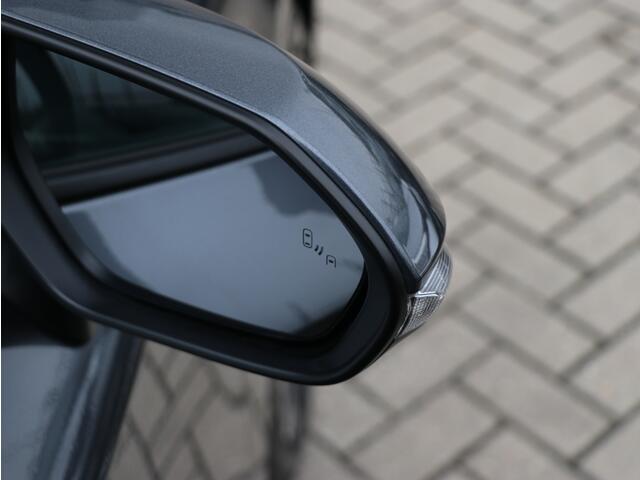 Toyota COROLLA 1.8 Hybrid Dynamic I Keyless I Half-leder I Dodehoekdetectie