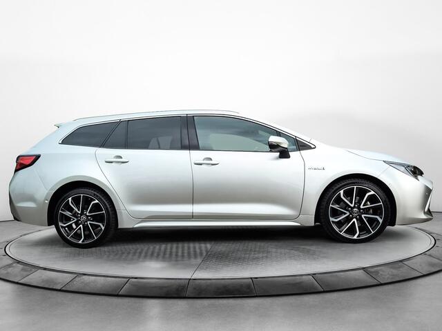 Toyota COROLLA Touring Sports 2.0 Hybrid Executive JBL (153 PK) 1e-Eig. & Dealer-Onderh. BOVAG-Garantie. NL-Auto. Trekhaak, Navigatie, Achteruitrijcamera, 18Inch-LMV, Head-Up, Keyless-Entry, Parkeer-Assistent, Adaptieve-Cruisecontrol, Parkeersensoren-V+A, Privacy
