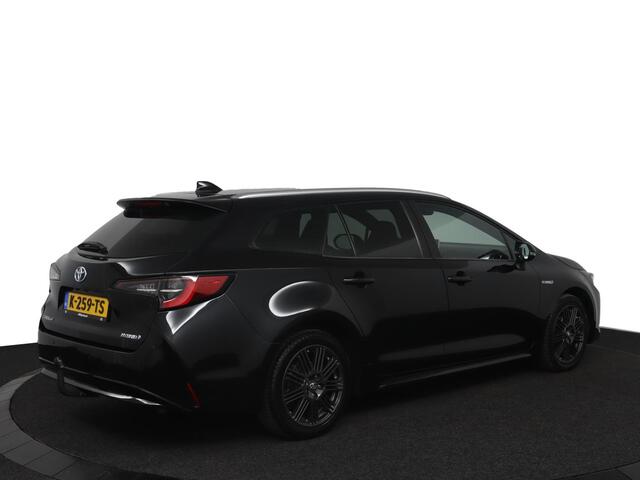 Toyota COROLLA Touring Sports 1.8 Hybrid Active | Parkeersensoren | Navigatie | Climate control | Trekhaak |