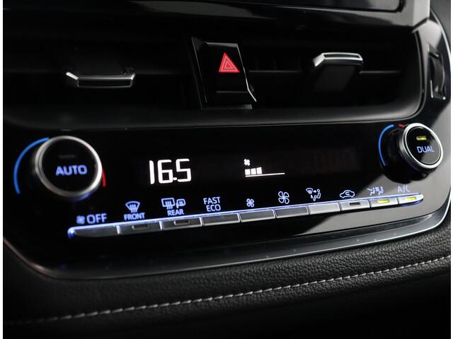 Toyota COROLLA Touring Sports 1.8 Hybrid Active | Parkeersensoren | Navigatie | Climate control | Trekhaak |