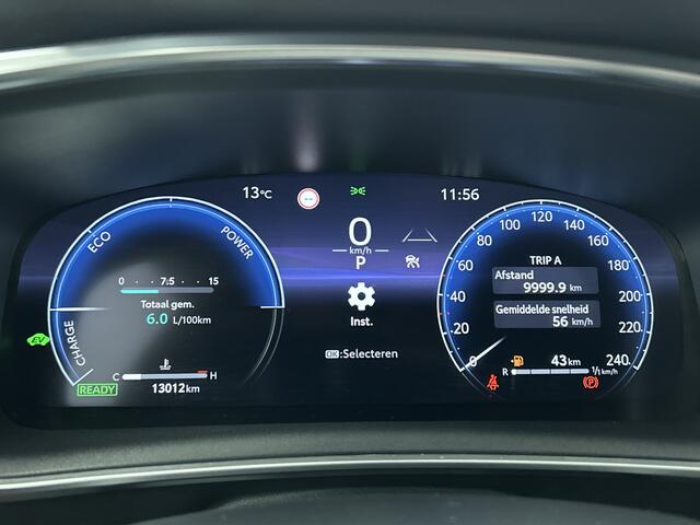 Toyota COROLLA Touring Sports Hybrid 200 First Edition | Elektrisch bedienbare achterklep | Voorruit verwarming | Stuurwiel verwarming |